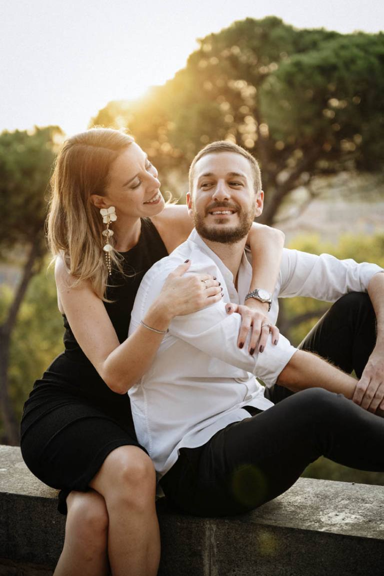 Sposi Matrimonio in Toscana che si abbracciano