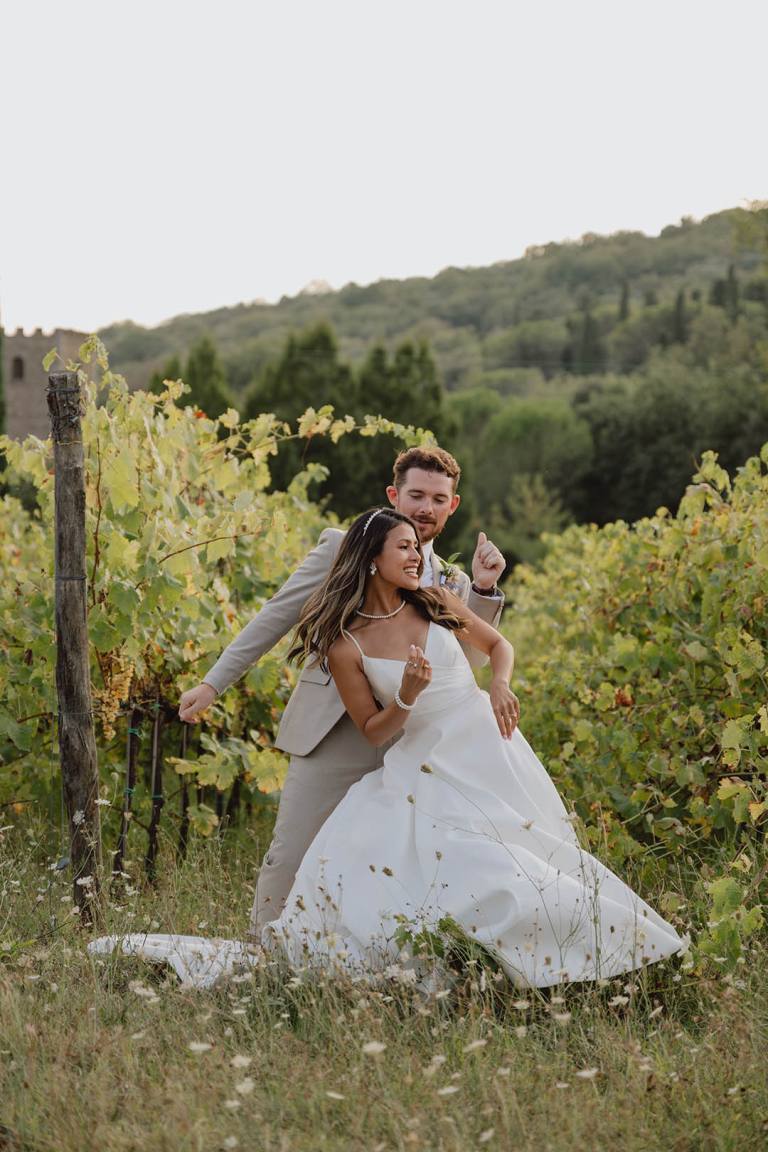 Matrimonio in casale in Toscana in mezzo alle vigne